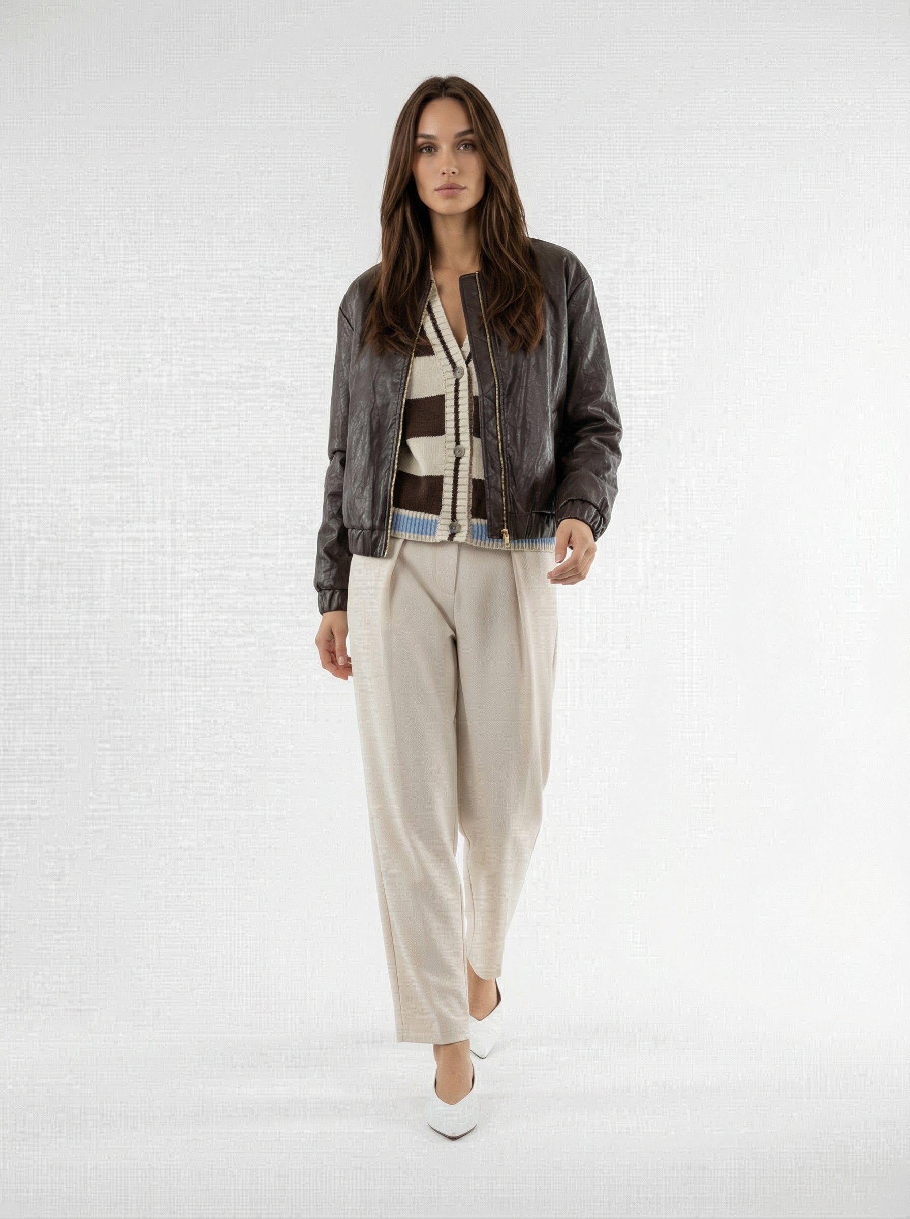 Pantalone Altea a gamba ampia con pinces – Burro donna