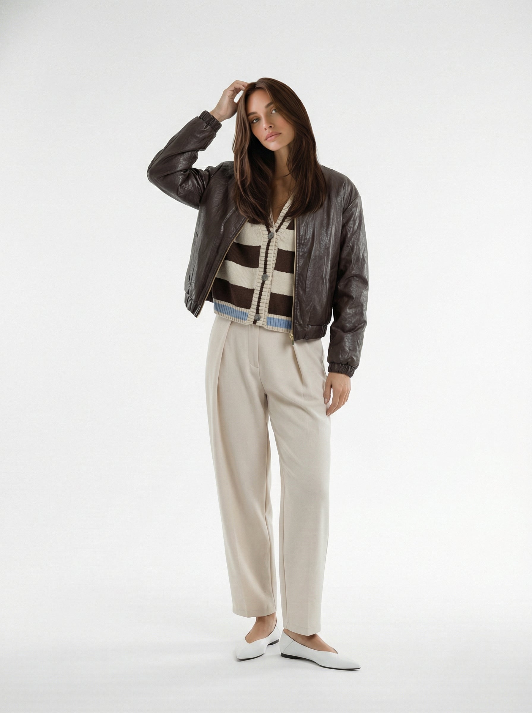 Pantalone Altea a gamba ampia con pinces – Burro donna