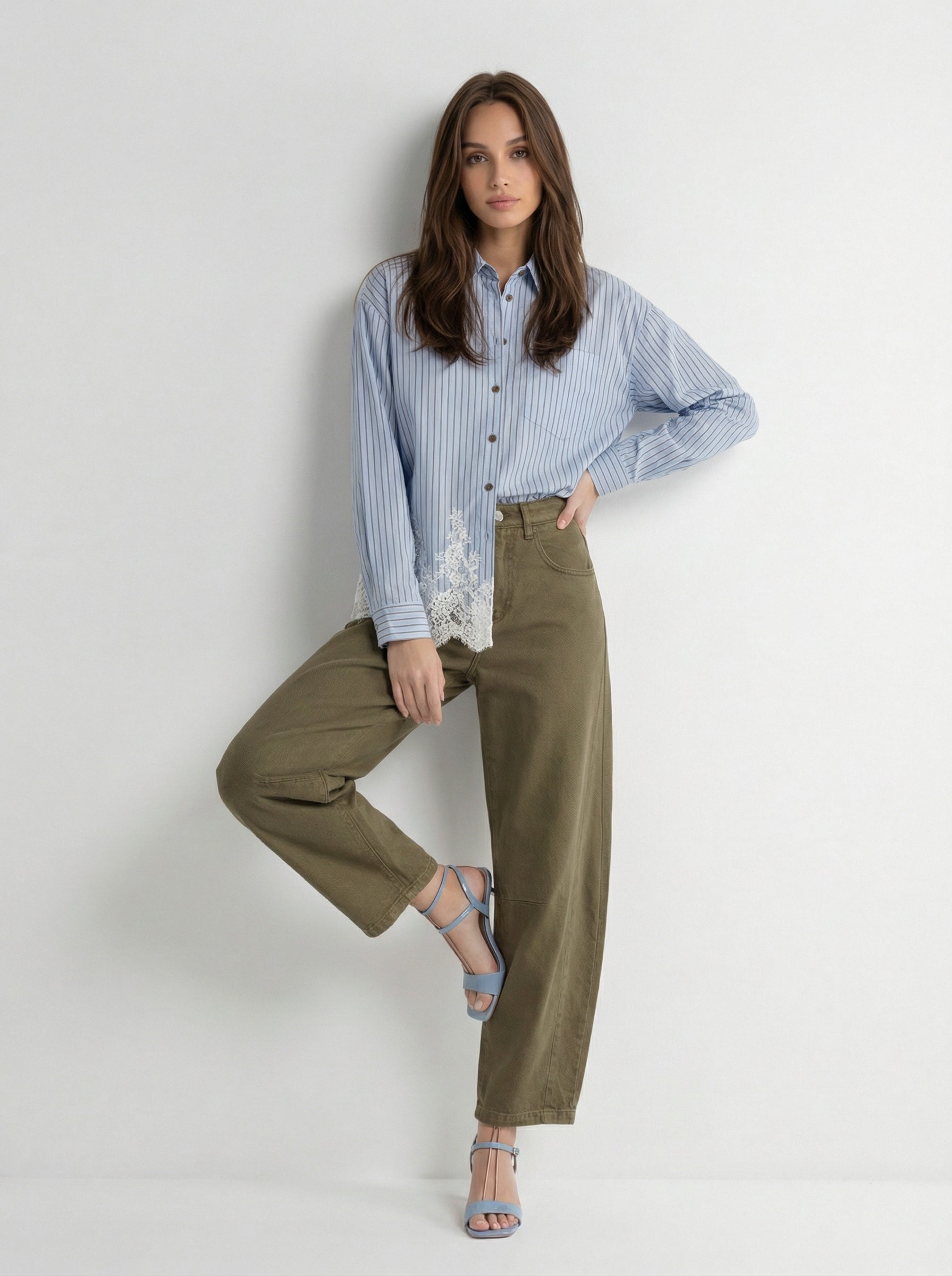 Camicia Clio - Righe azzurre con pizzo donna