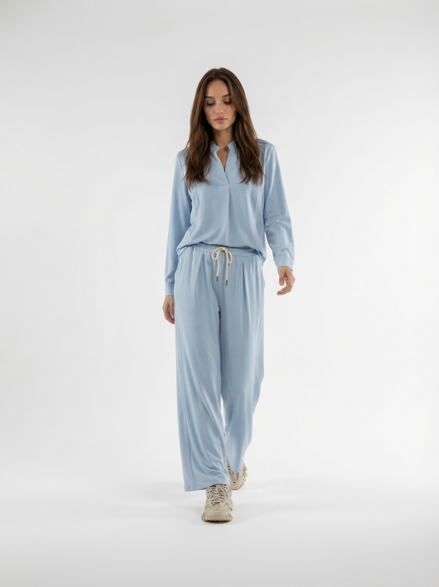 Blusa Elara con pinces e collo coreano – azzurro donna