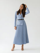 Abito Flavia plissé con effetto giacca – Celeste Polvere donna