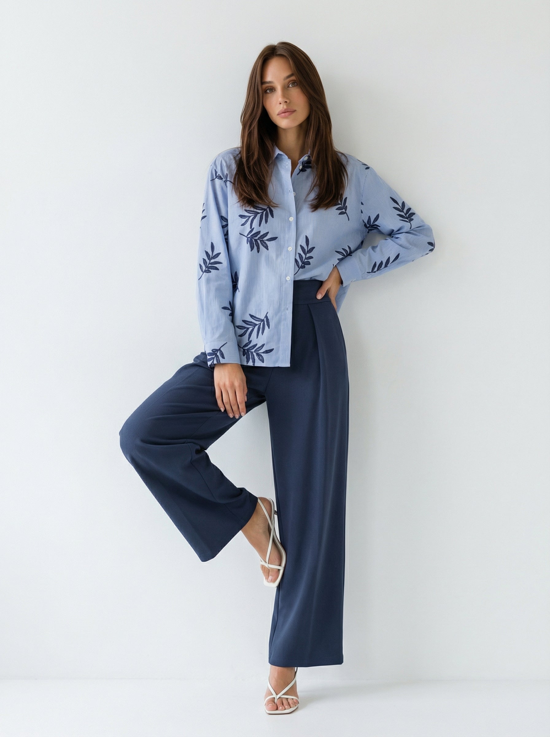 Pantalone Altea a gamba ampia con pinces – Blu donna