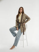 Cardigan Maya lungo con cintura – Marrone e beige donna