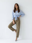 Camicia Nayla fluida con nodo – azzurro cielo donna