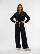 Blusa Elara con pinces e collo coreano – nero donna