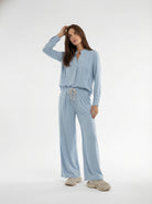 Blusa Elara con pinces e collo coreano – azzurro donna